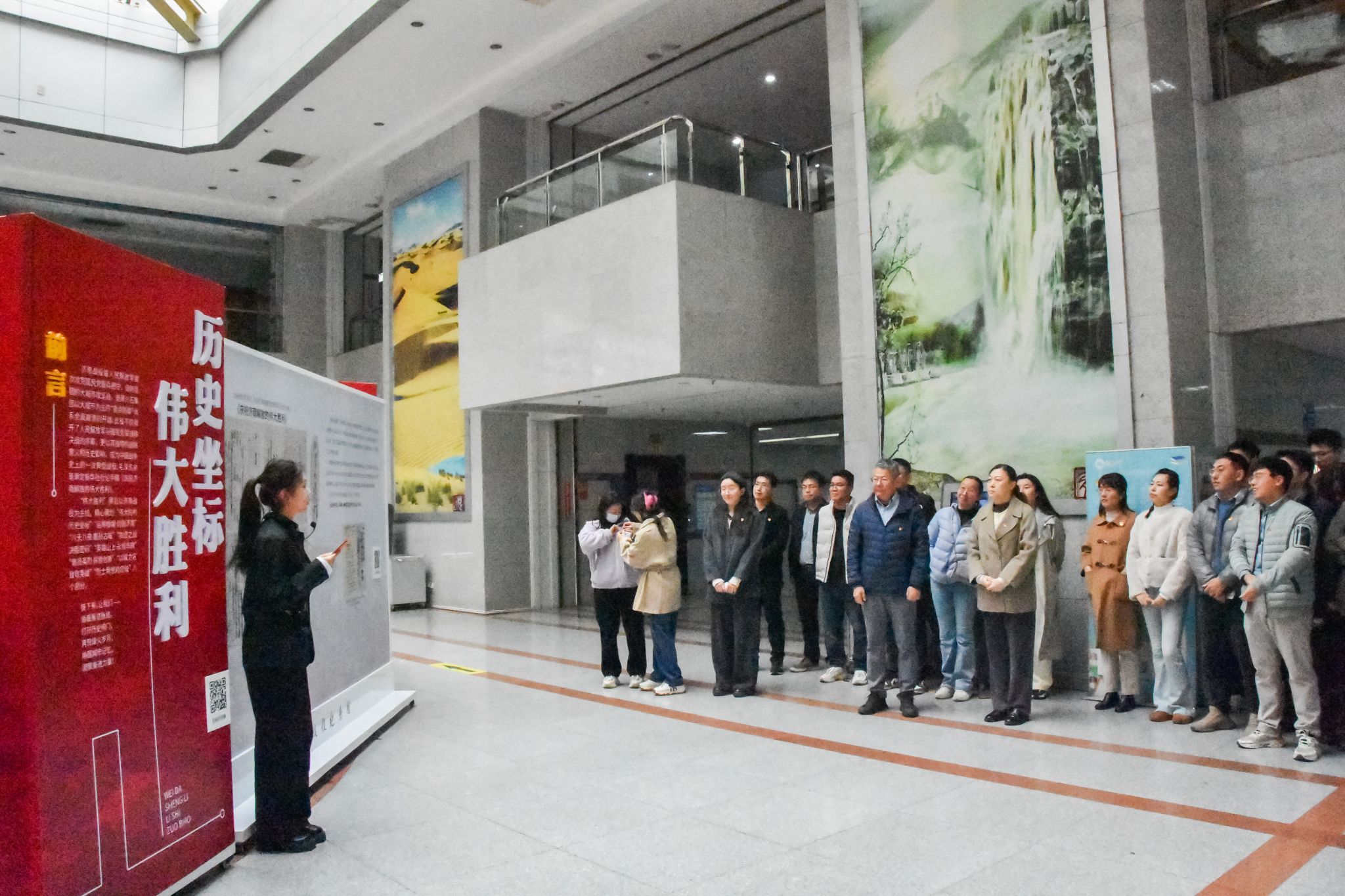 太阳集团城娱8722组织教工党员参观“伟大胜利”济南战役史实展巡展